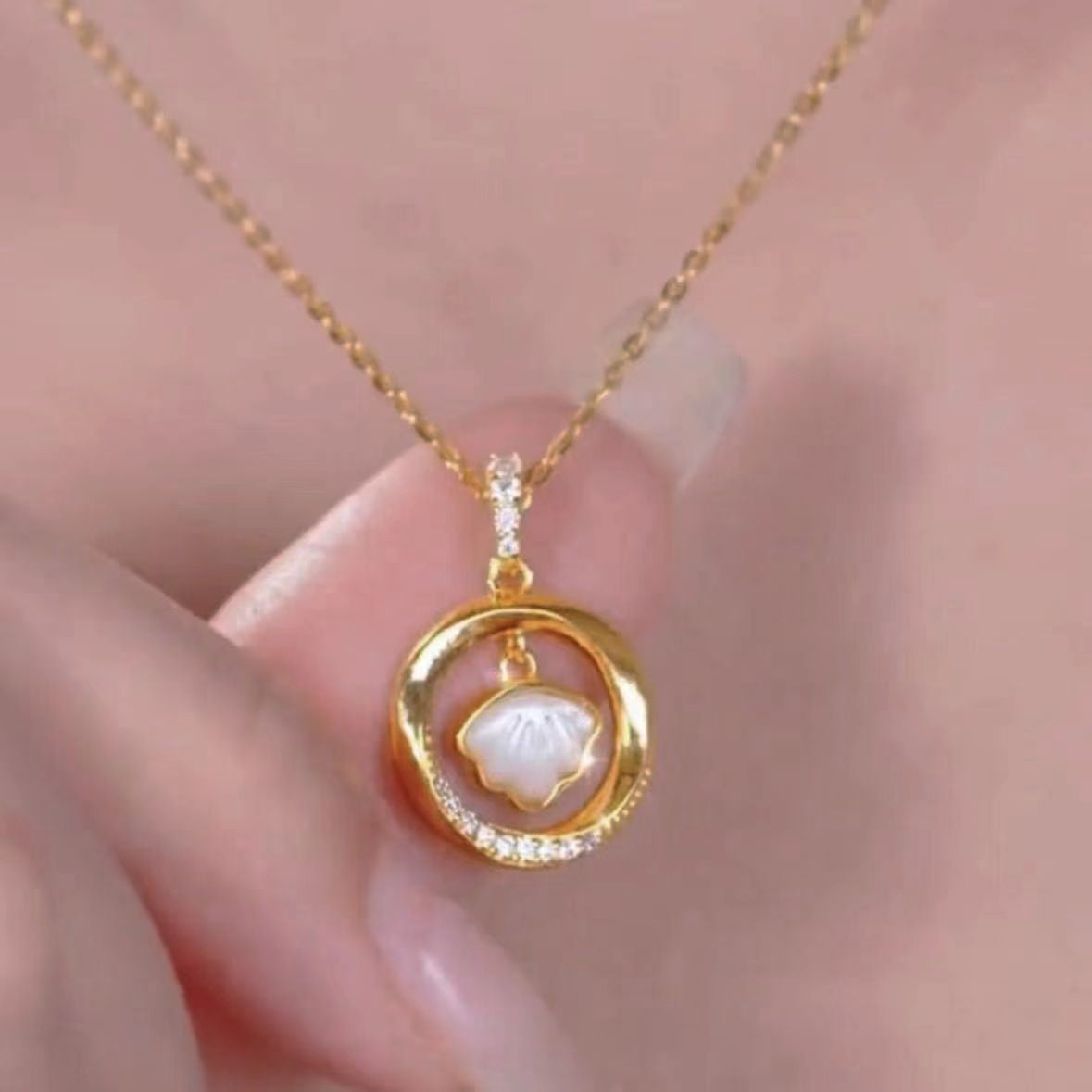 White Shell Circle Pendant Necklace