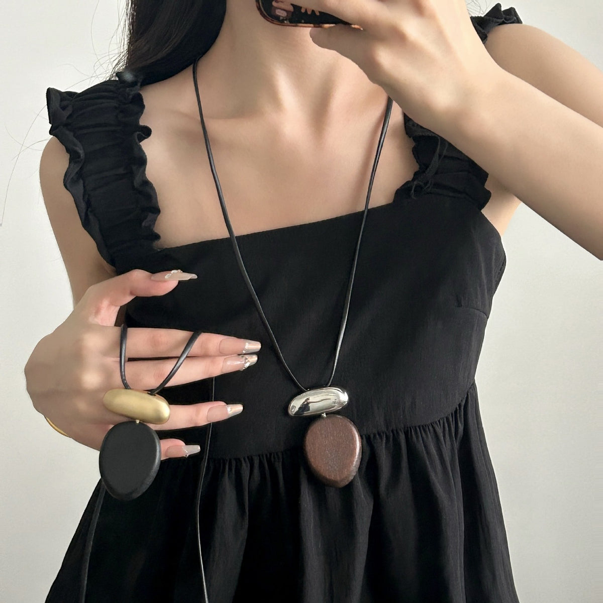 Mixed Material Oval Pendant Necklace