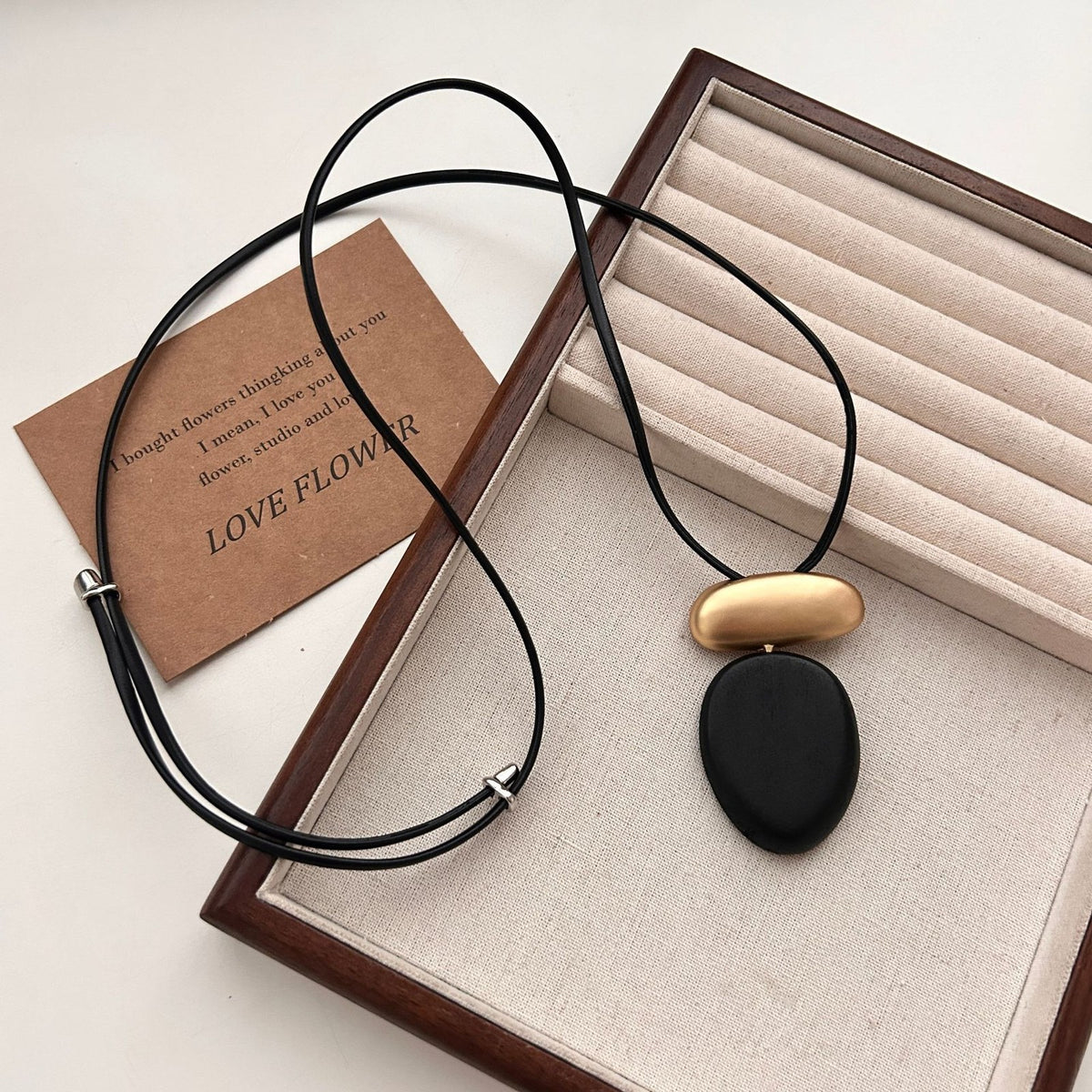 Mixed Material Oval Pendant Necklace