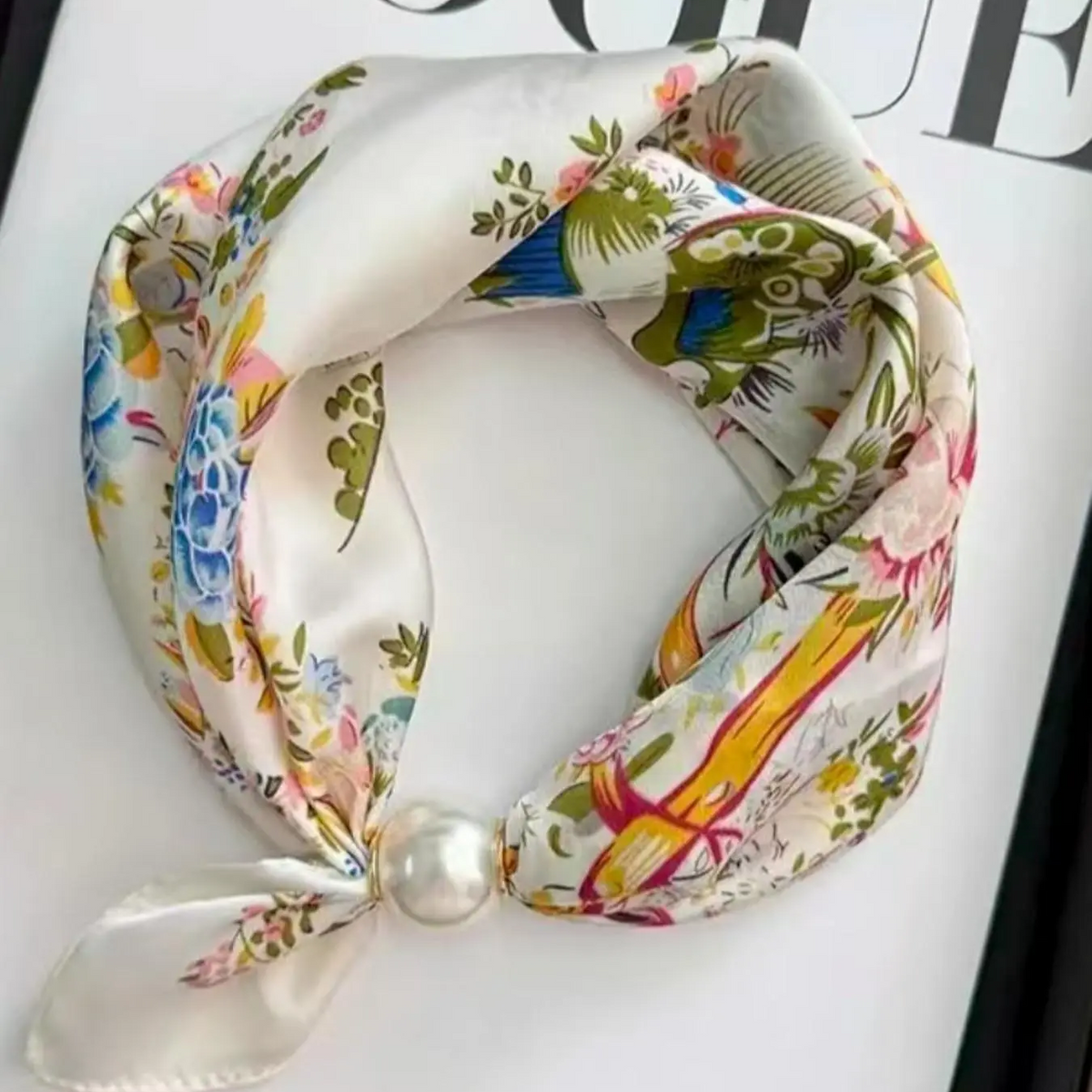 Magnetic Buckle Pearl Necklace
