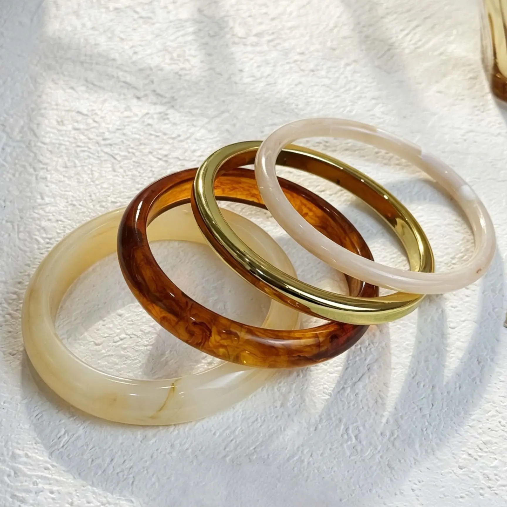 4pc Vintage Resin Bangle Set