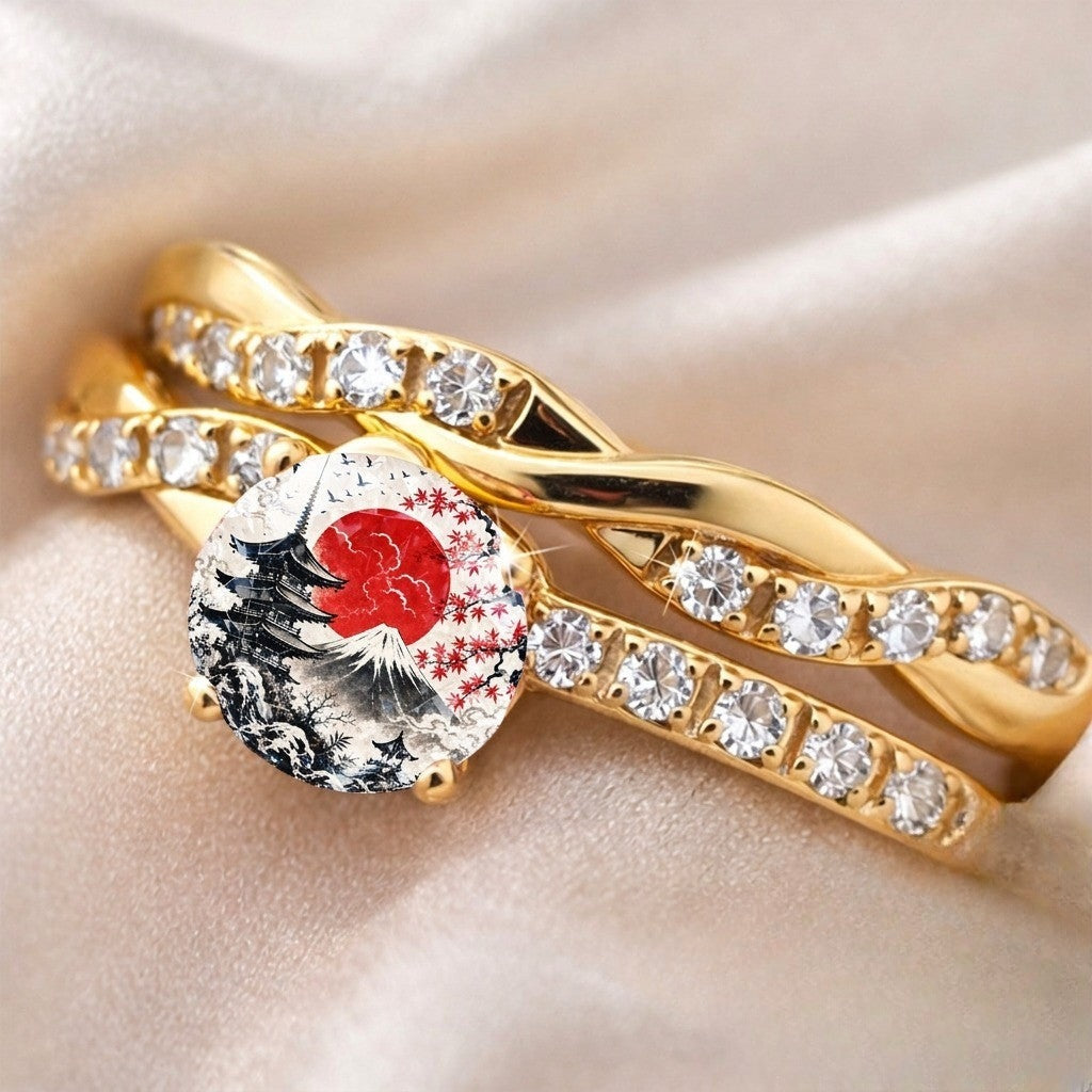Twisted Band Landscape Ring