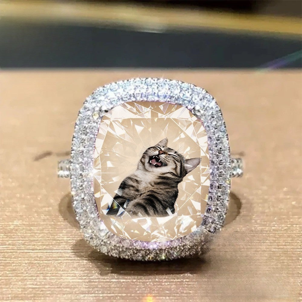 Yawning Cat Square Ring