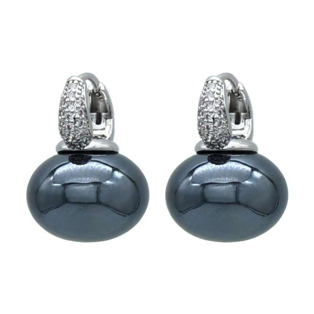 Round Pan Large Pearl Earrings