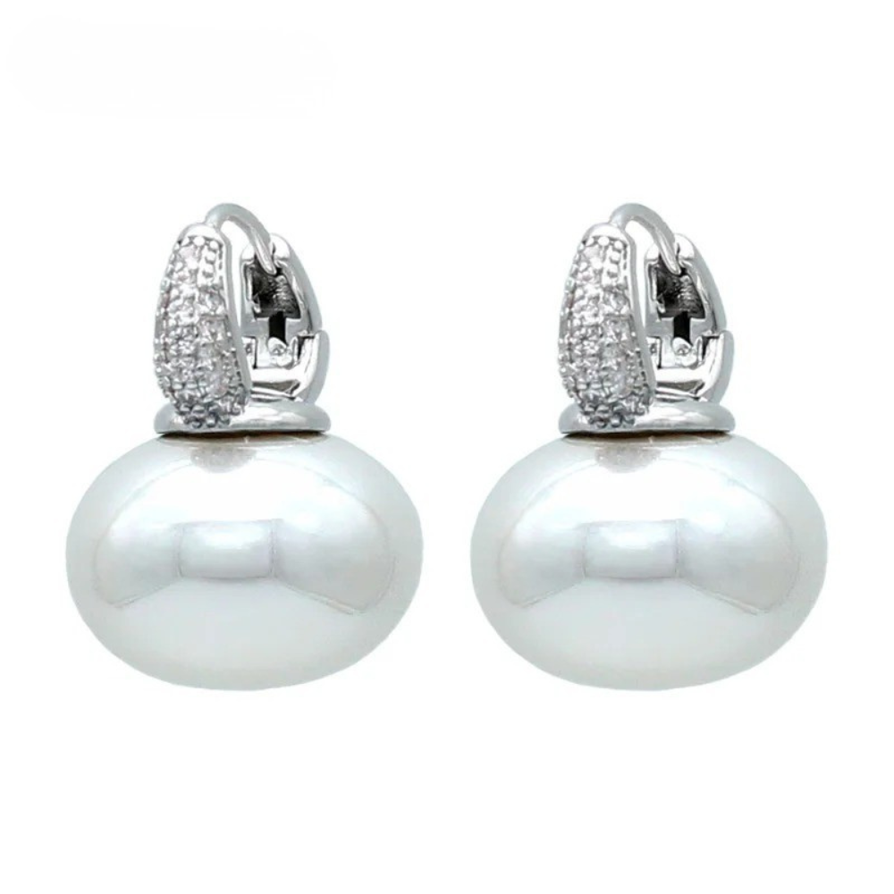 Round Pan Large Pearl Earrings