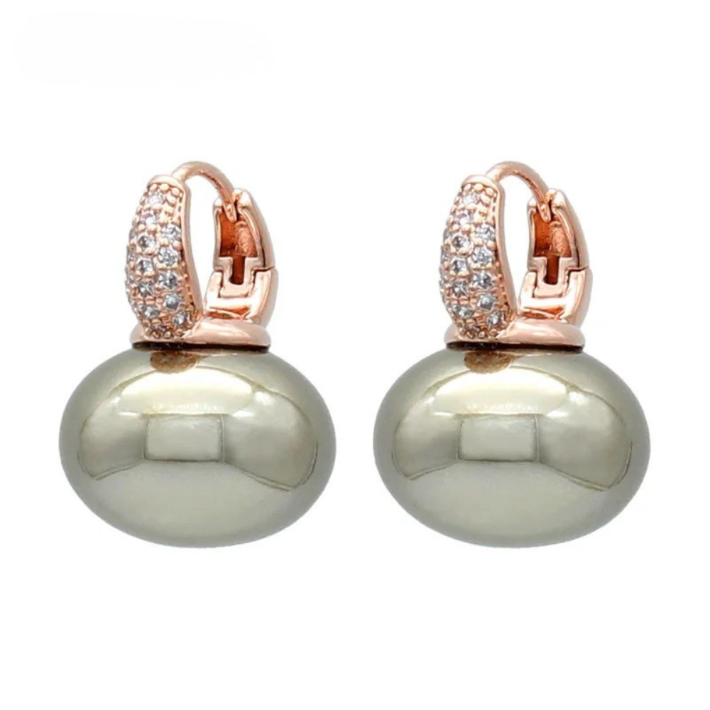 Round Pan Large Pearl Earrings