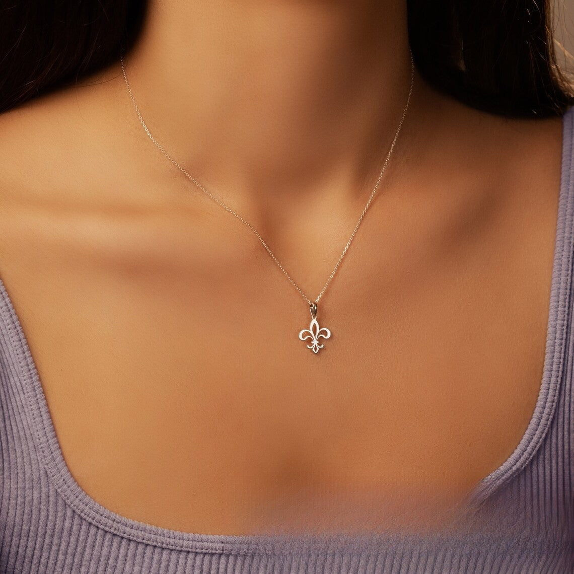 Fleur-de-Lis Pendant Necklace