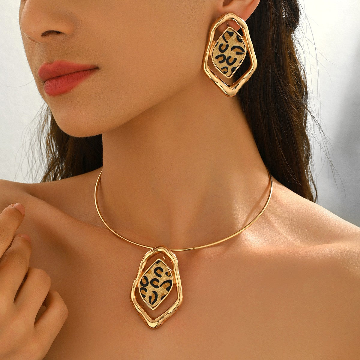 Leopard Irregular Frame Earring & Necklace Set