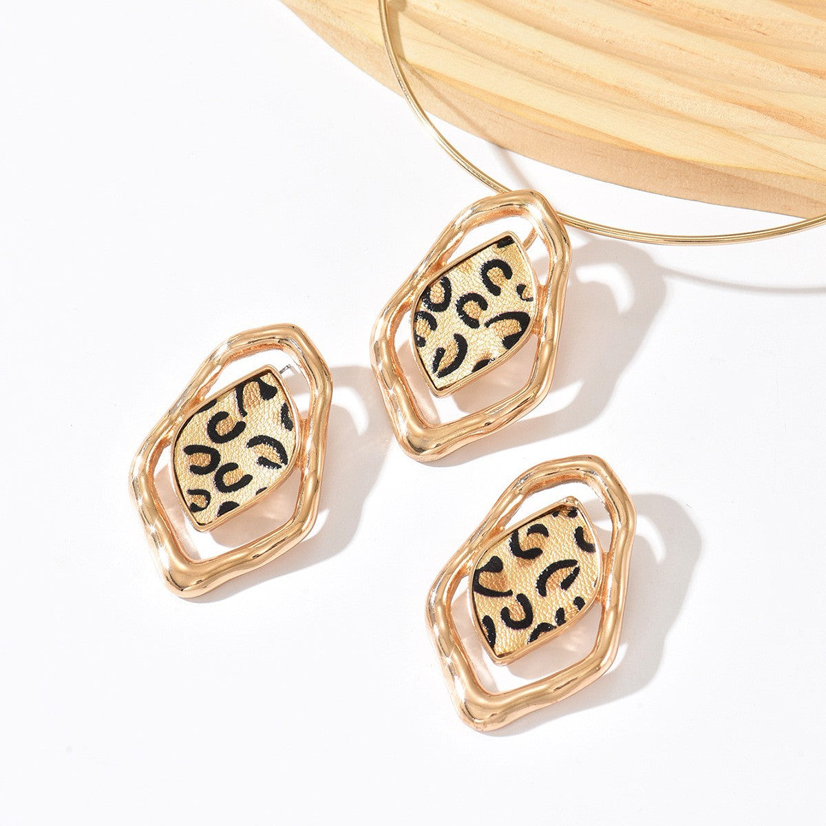 Leopard Irregular Frame Earring & Necklace Set