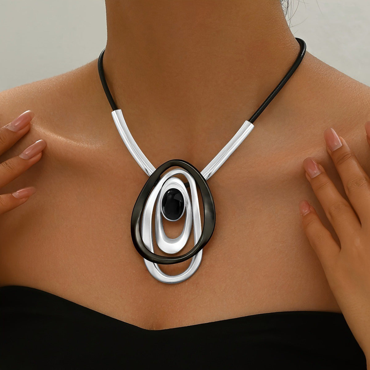 Interlocking Oval Collar Necklace