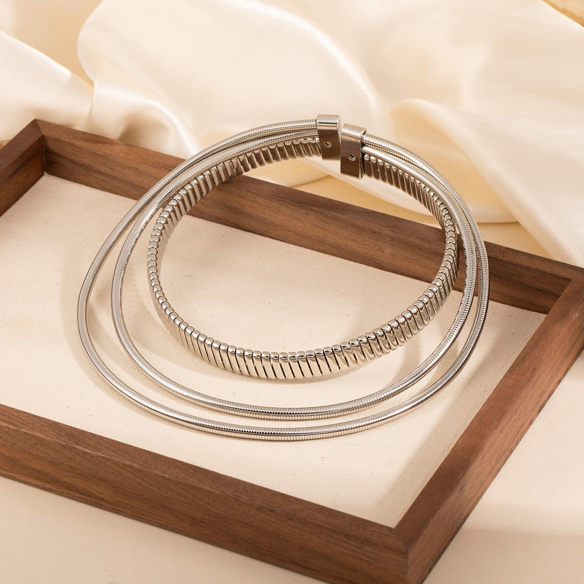 Layered Ribbed Choker Necklace