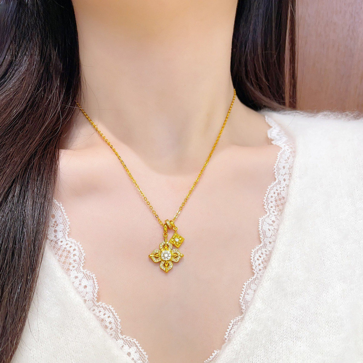 Rhinestone Clover Pendant Necklace