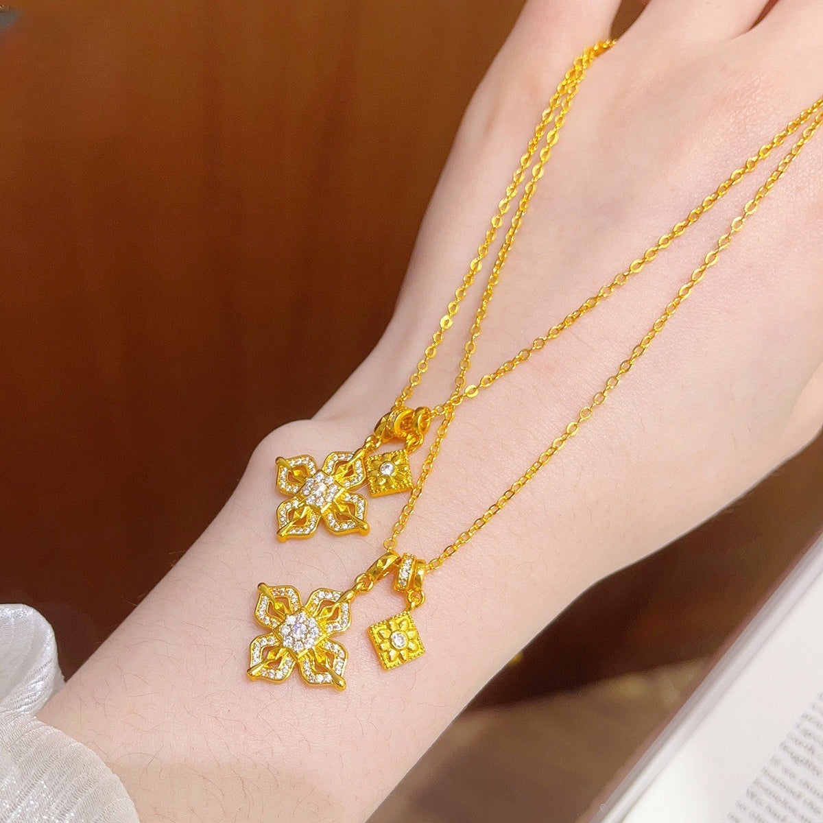 Rhinestone Clover Pendant Necklace