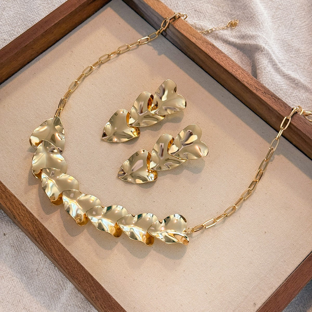 Irregular Leaf Necklace Set
