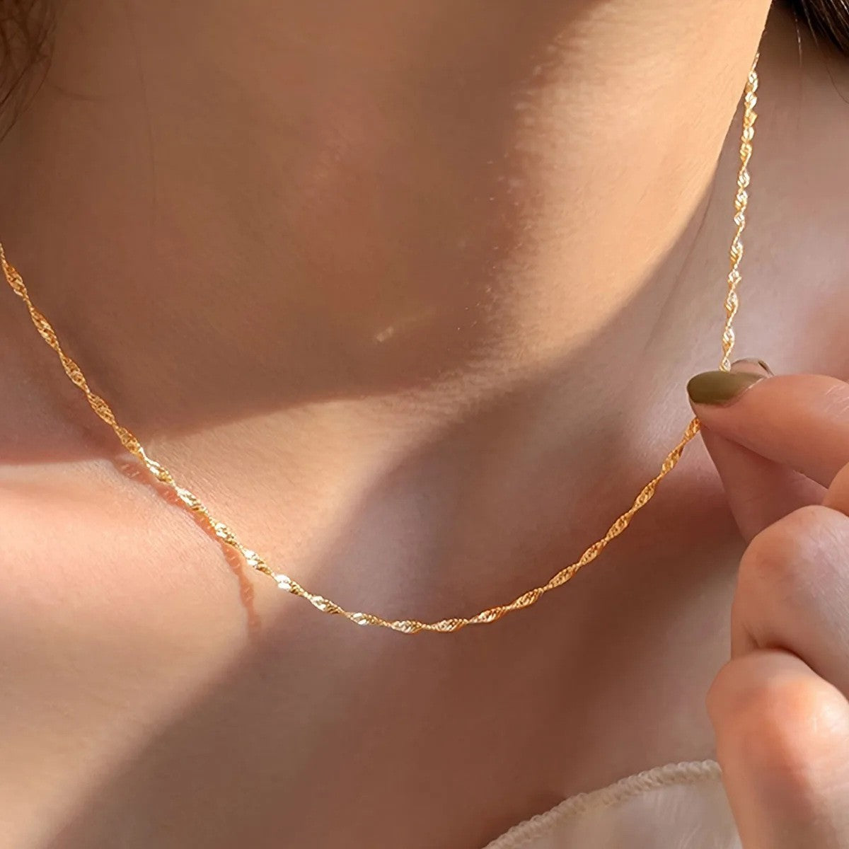 Twisted Water Wave Chain Necklace