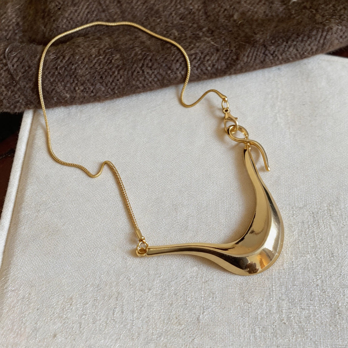 Sculptural Curve Necklace