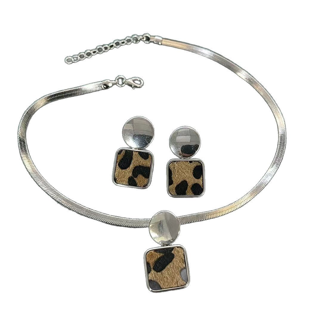 Leopard Square Snake Chain Set