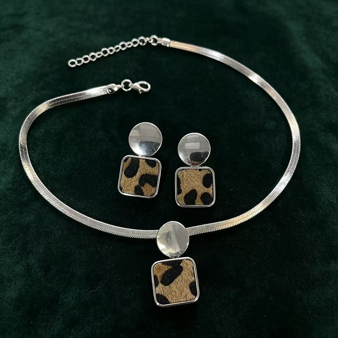 Leopard Square Snake Chain Set