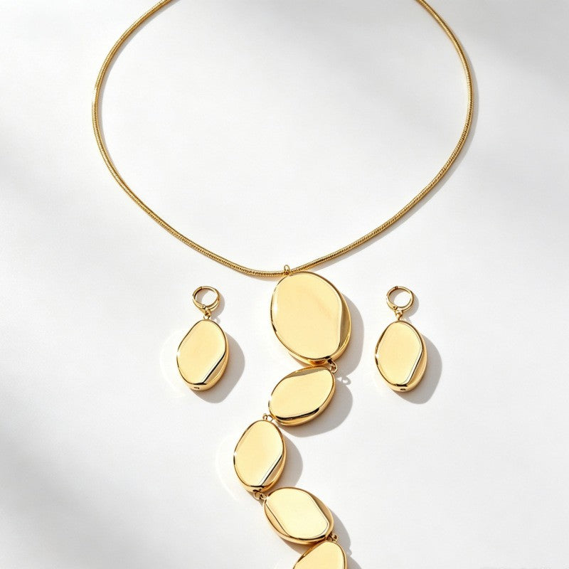 Black Oval Cascade Necklace