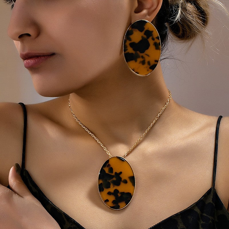 Tortoise Oval Pendant & Earring Set