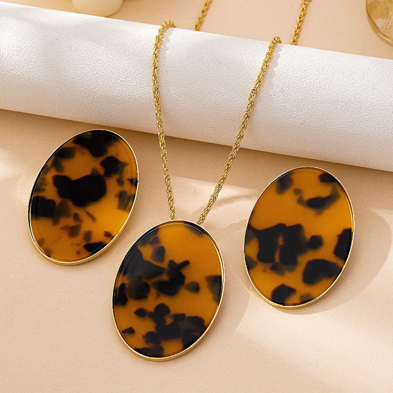 Tortoise Oval Pendant & Earring Set