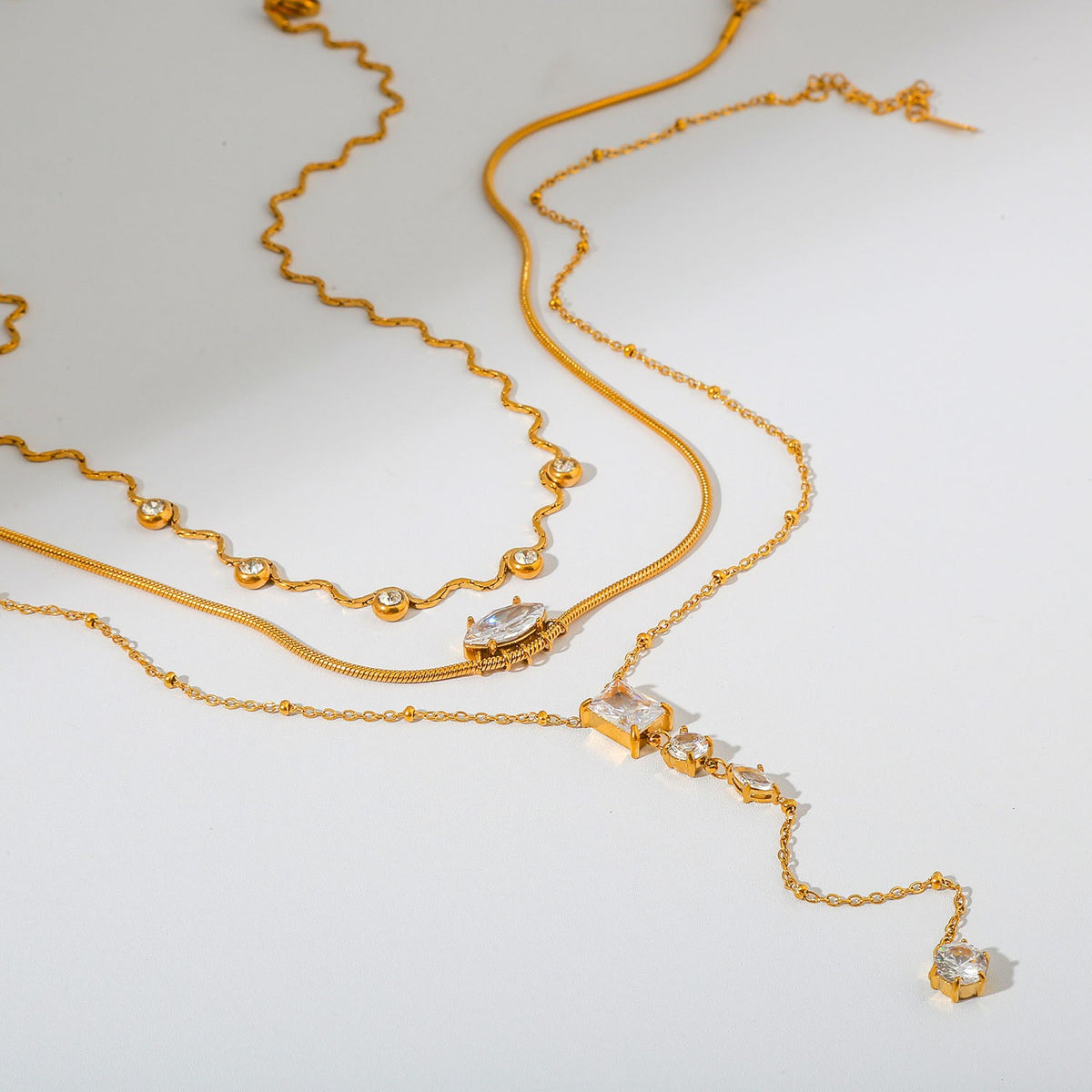 Wavy Crystal & Lariat Layered Necklace
