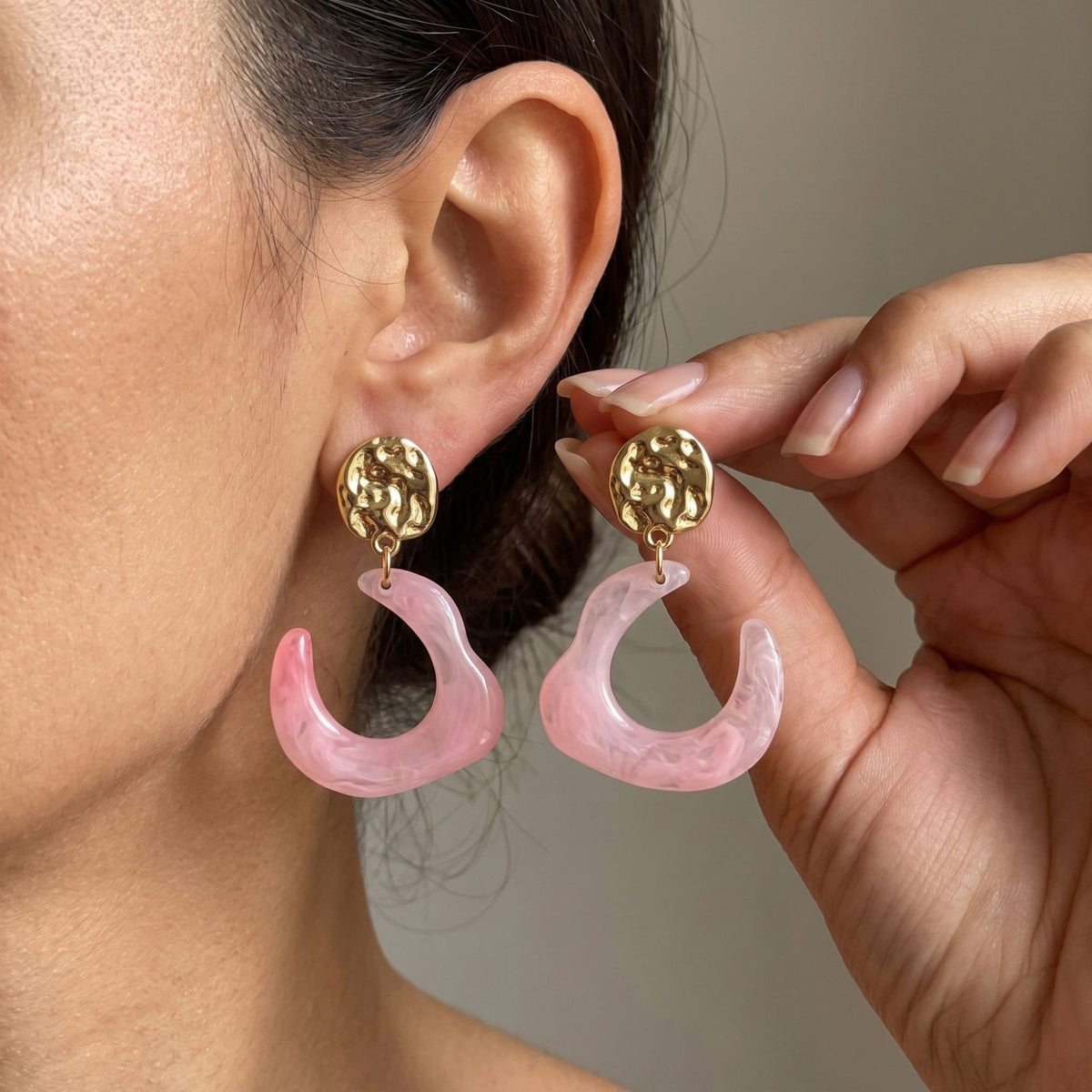 Hammered Gold C-Shape Resin Earrings