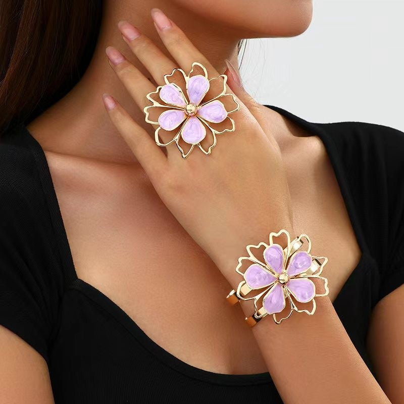 White Enamel Flower Bracelet & Ring Set