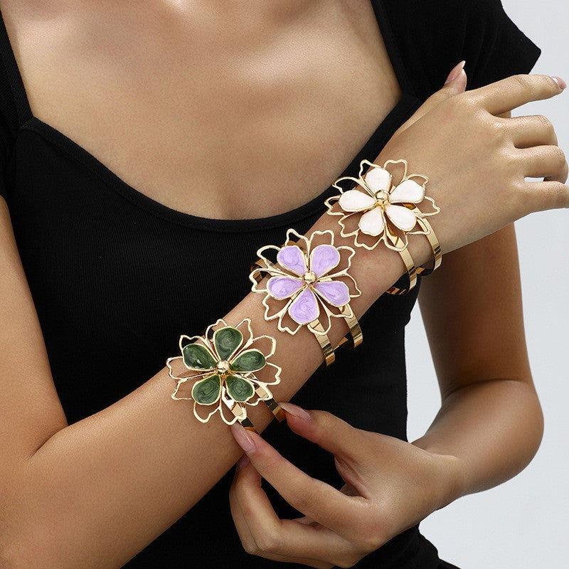 White Enamel Flower Bracelet & Ring Set