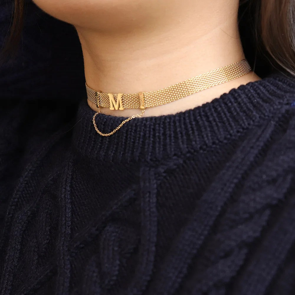 Initial Mesh Choker Necklace