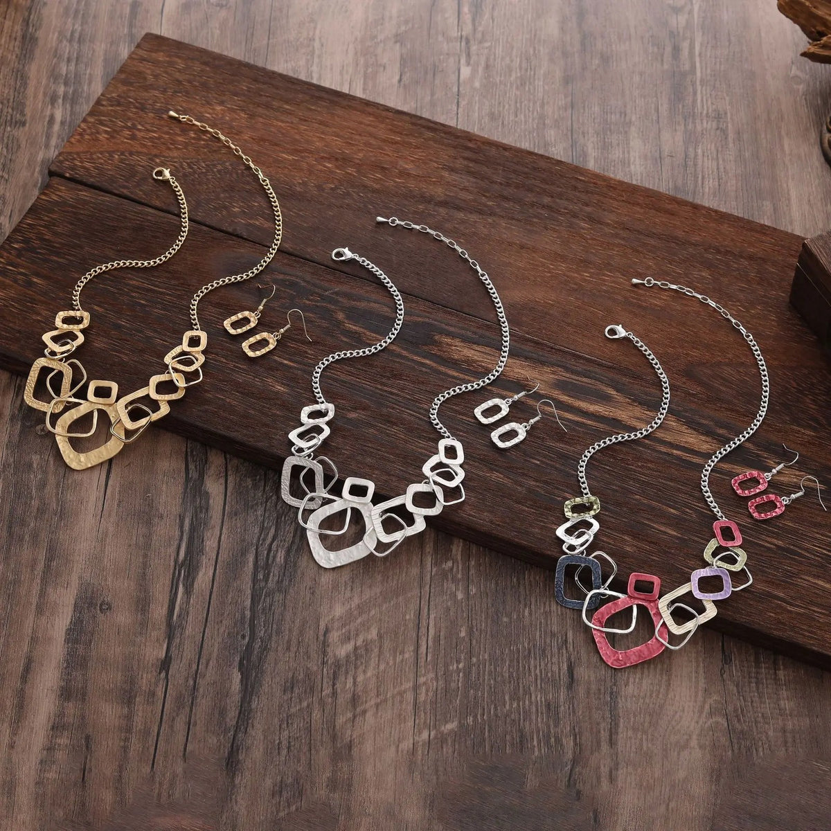 Textured Geometric Square Necklace Set