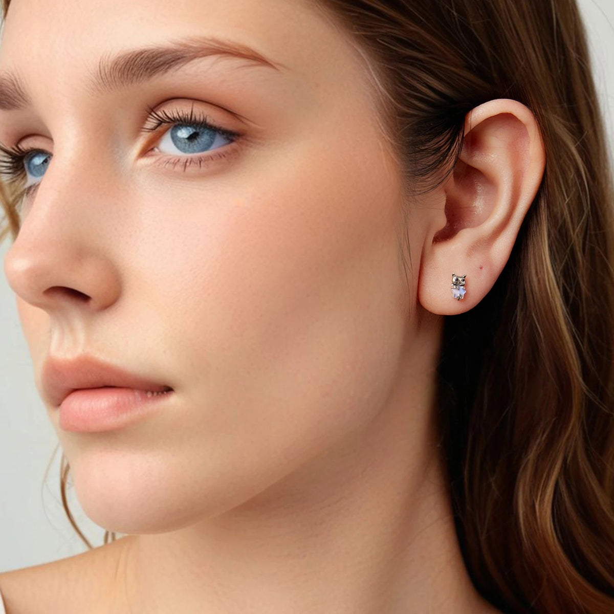 Iridescent Star Cat Stud Earrings