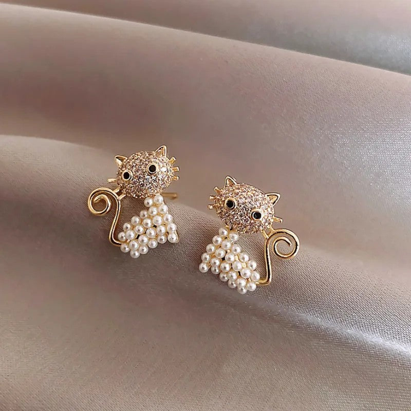 Rhinestone Cat Pearl Stud Earrings