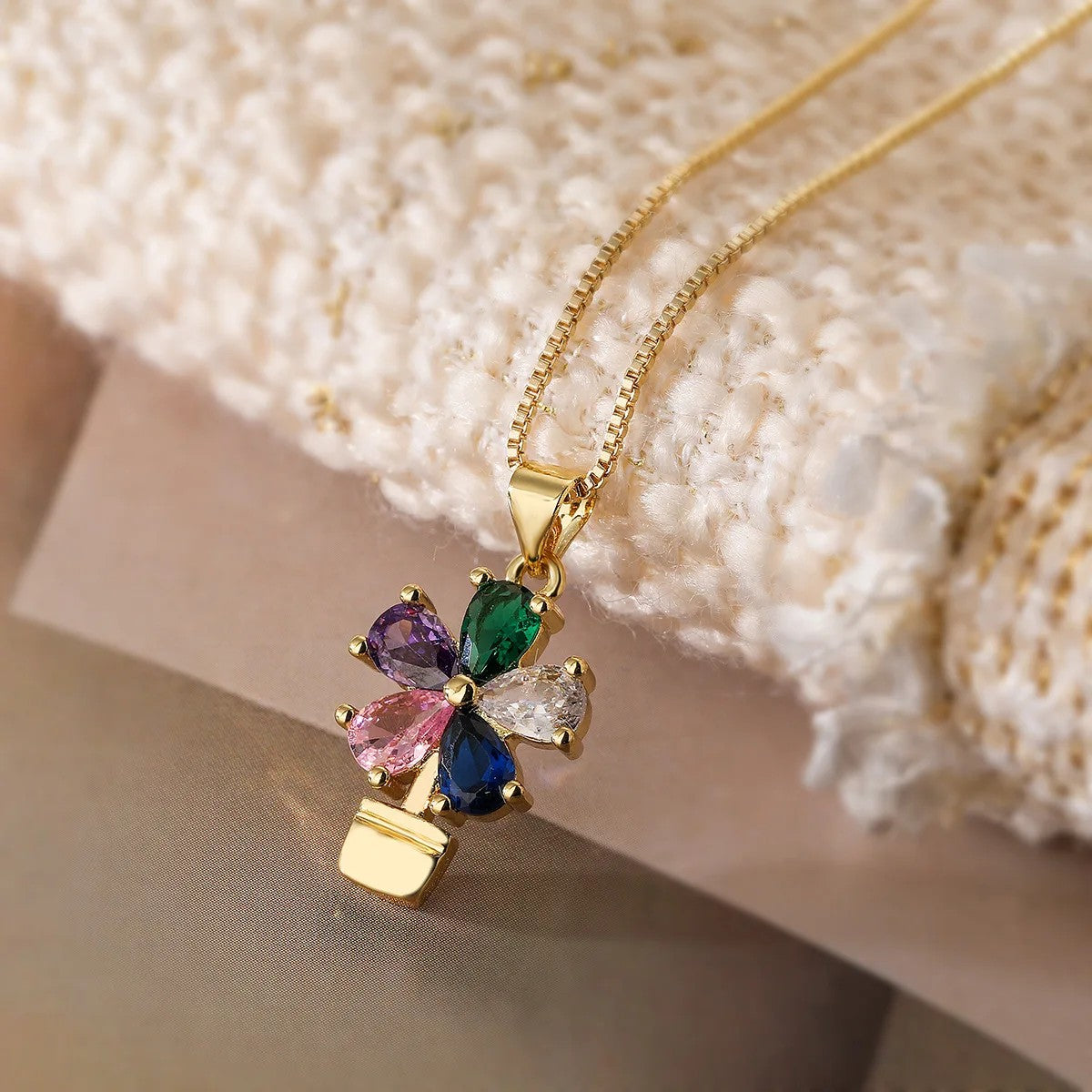 Floral Zircon Pendant Necklace