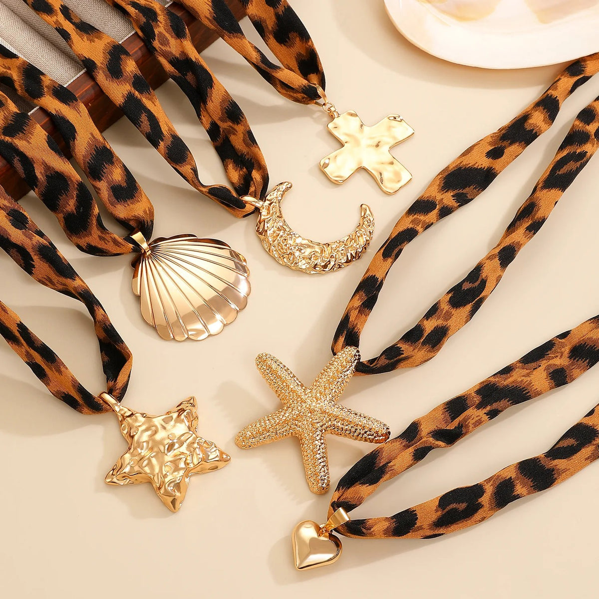 Leopard Print Pearl & Bow Necklace