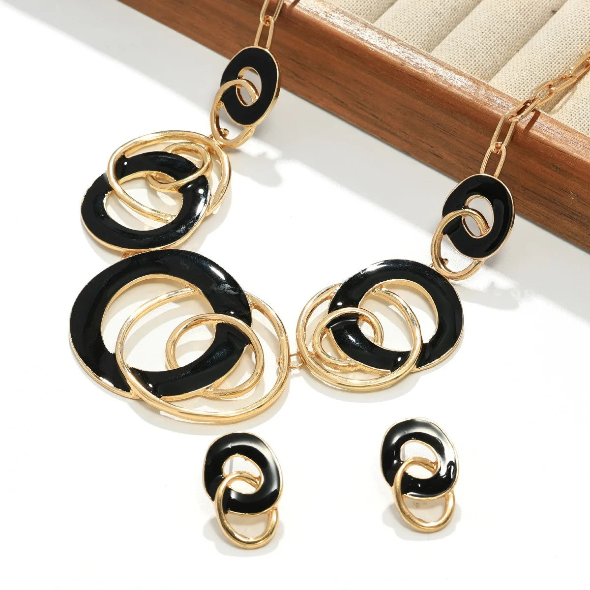 White Interlocking Circle Necklace & Earring Set