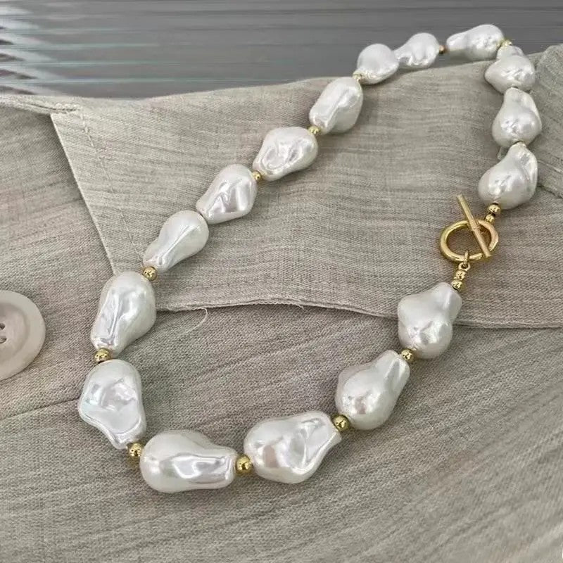 Irregular Pearl Toggle Necklace
