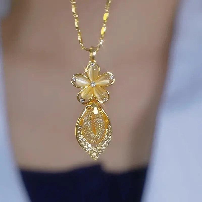 Floral Filigree Pendant Necklace