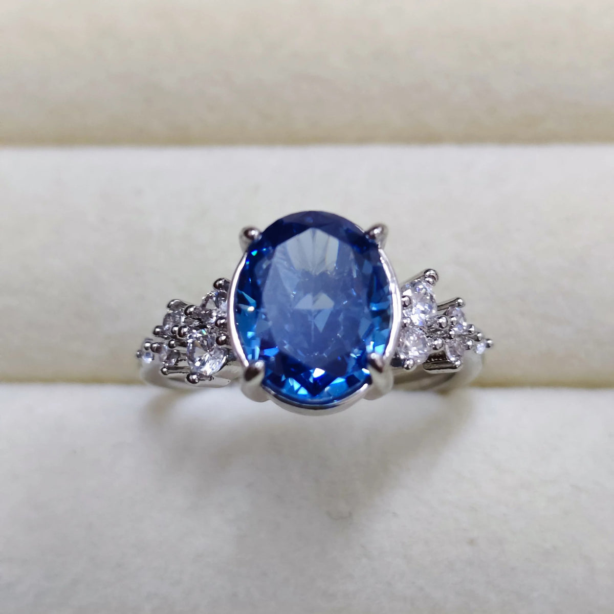 Oval Zircon Split Band Ring