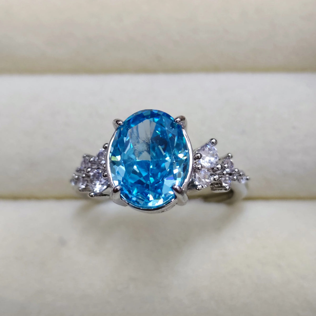 Oval Zircon Split Band Ring