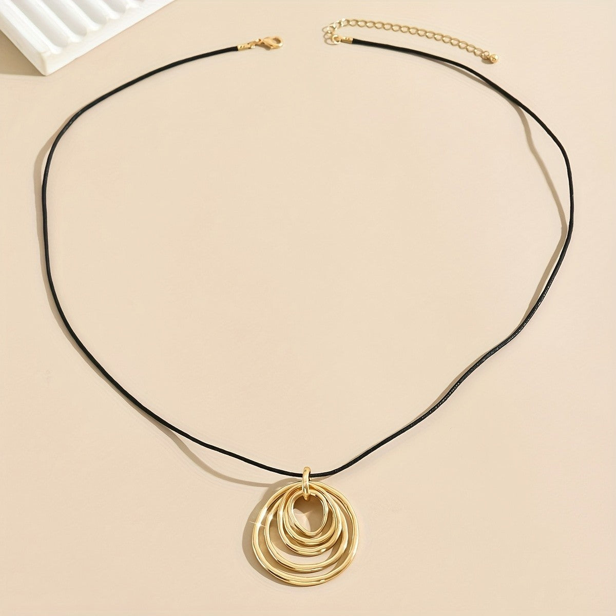 Nested Circle Pendant Necklace