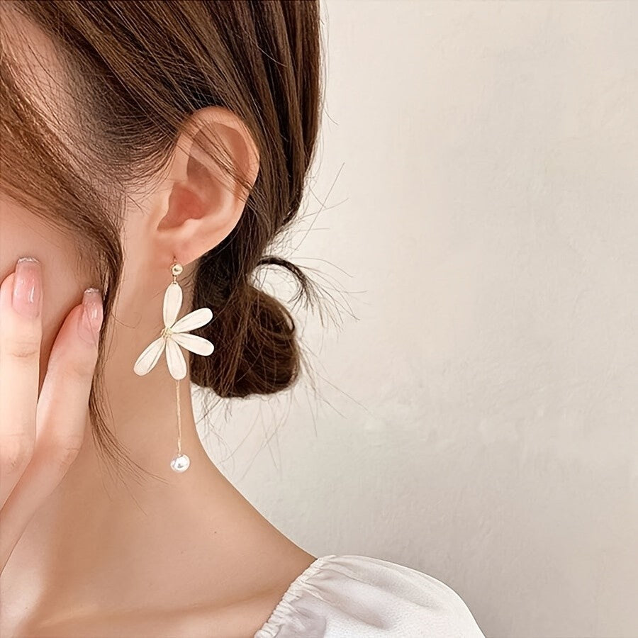 Asymmetrical Daisy Pearl Drop Earrings