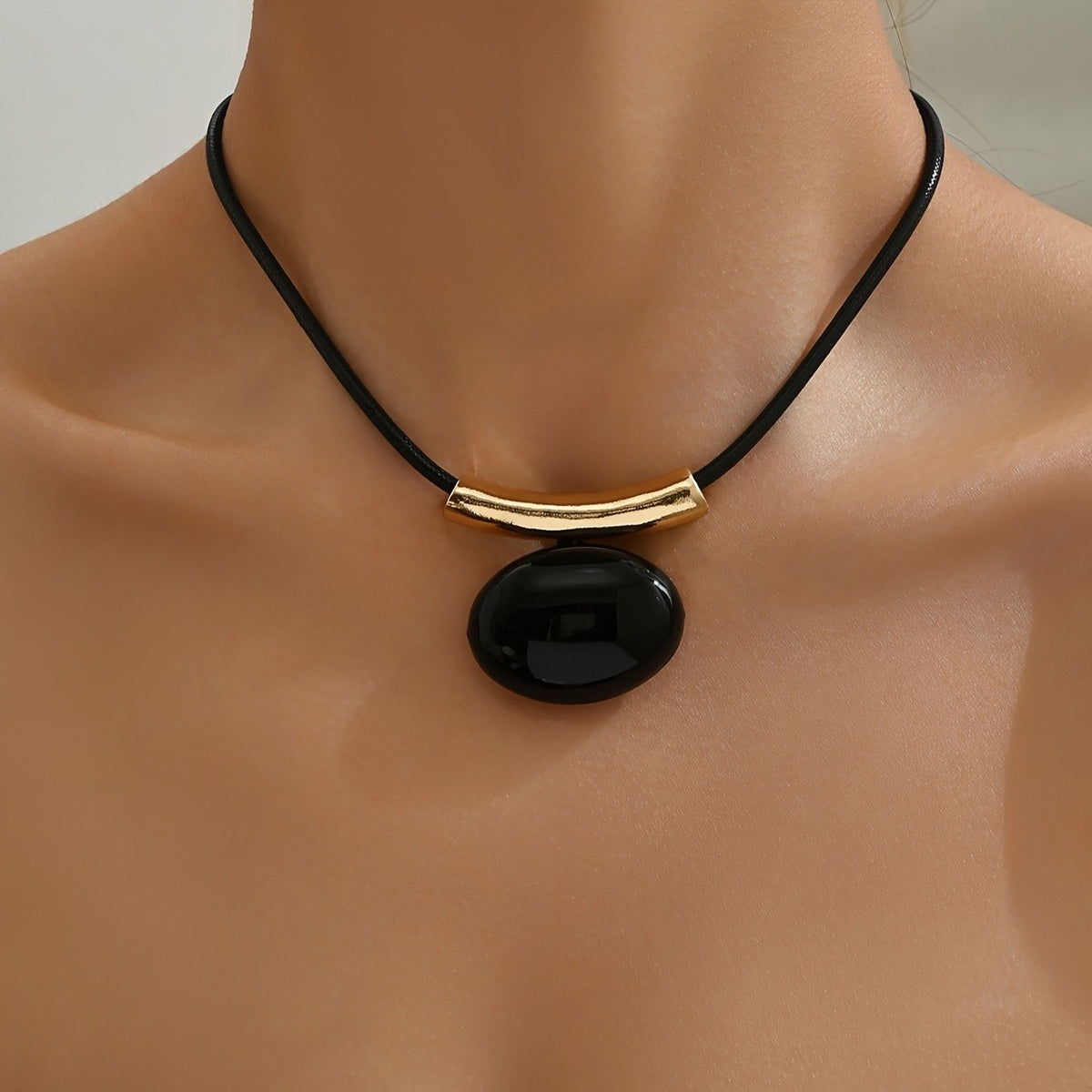 Black Oval & Curved Bar Necklace