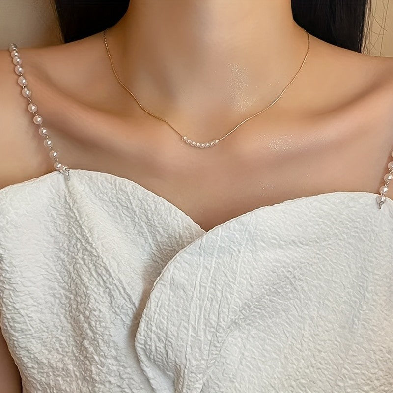 Curved Pearl Bead Necklace