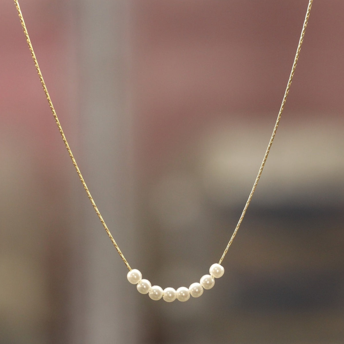 Curved Pearl Bead Necklace