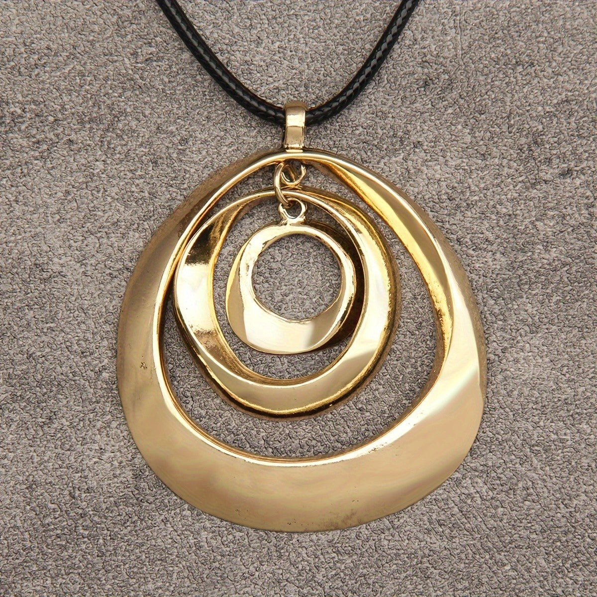 Concentric Oval Pendant Necklace