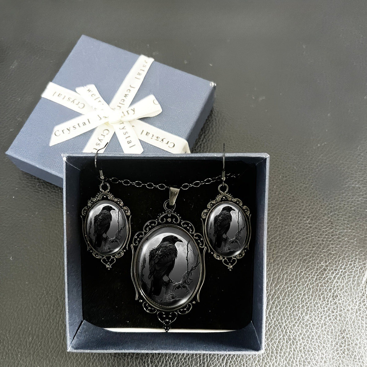 Vintage Crow Cameo Jewelry Set