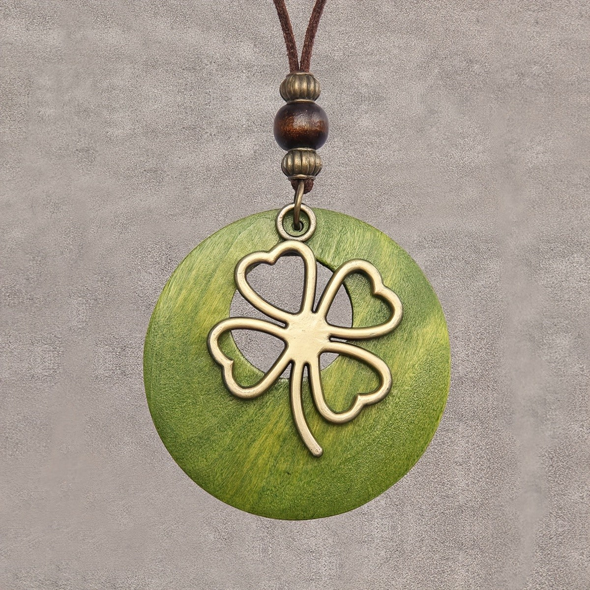 Round Clover Pendant Necklace