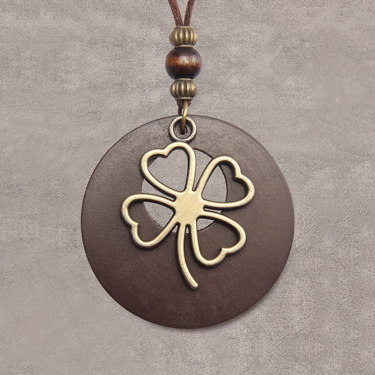 Round Clover Pendant Necklace