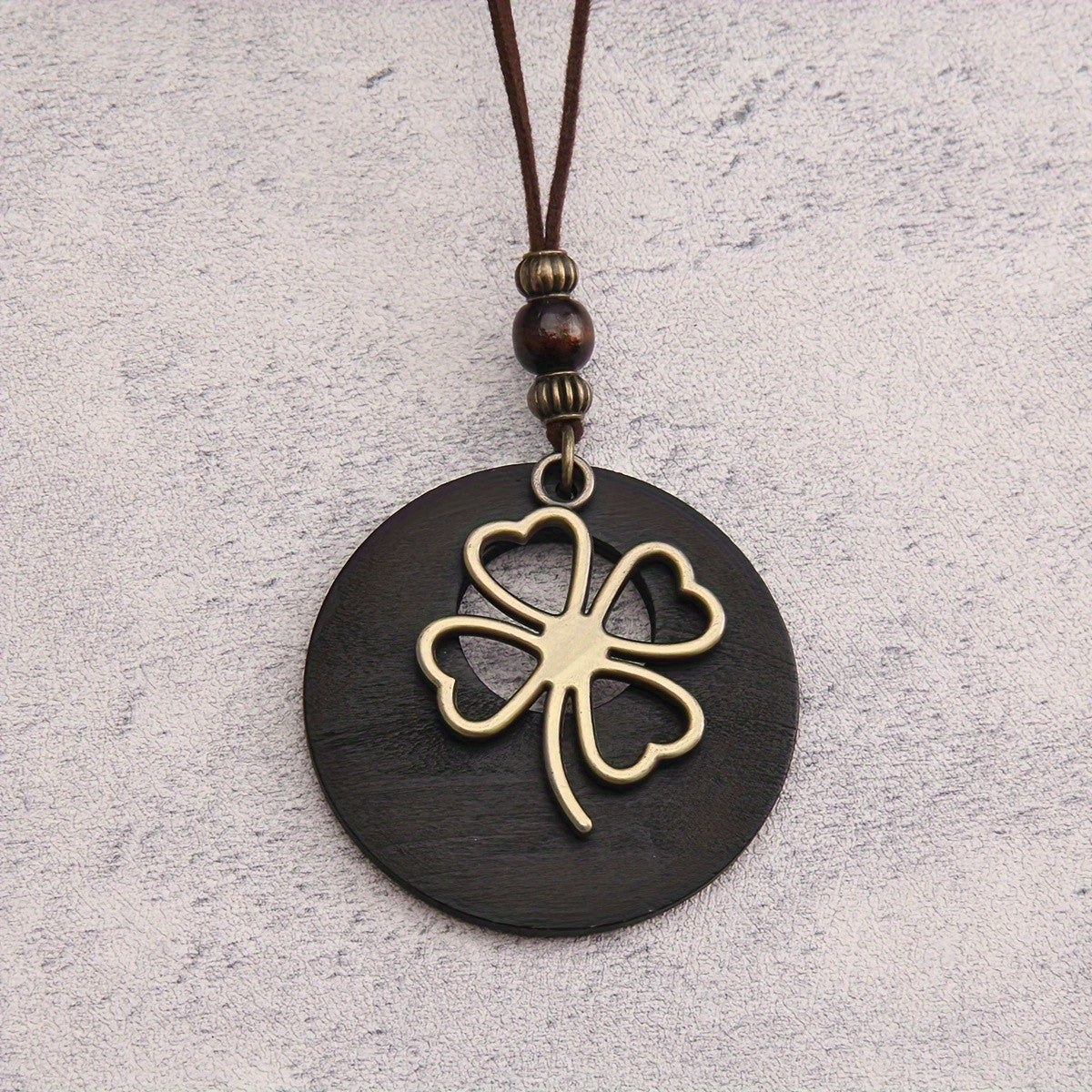 Round Clover Pendant Necklace